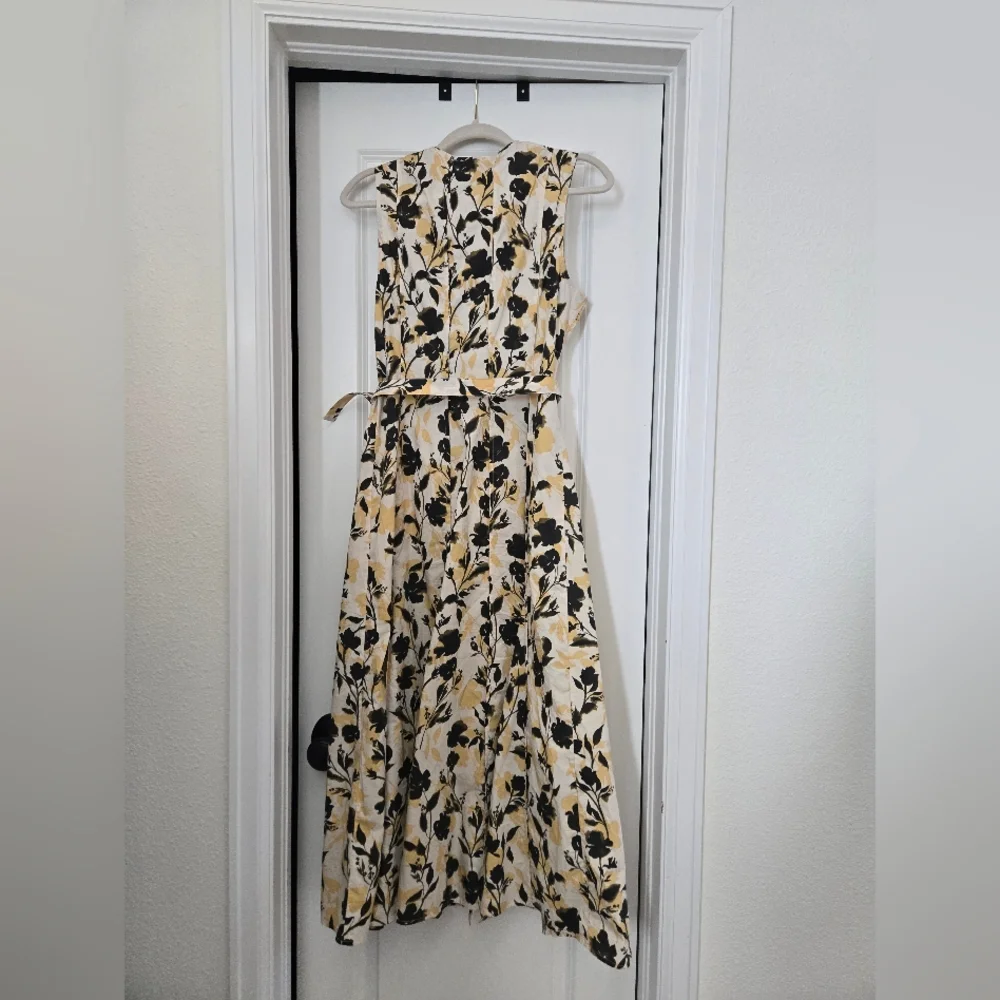 Floral Seamed midi dress with removable belt - Small